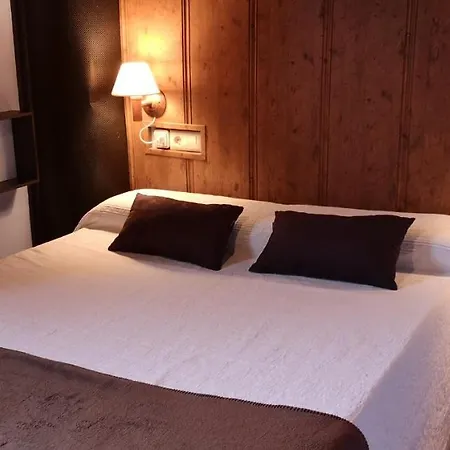 Casa Rural El Cau Country house Llonin