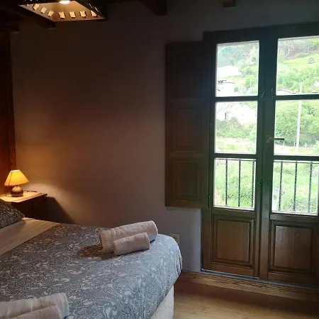 Casa Rural El Cau Country house Llonin